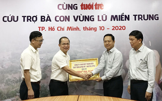 Hỗ trợ 7.000 m2 tôn, Thép tấm lá Phú Mỹ cùng nhân dân vùng bão lũ dựng lại trường và nhà